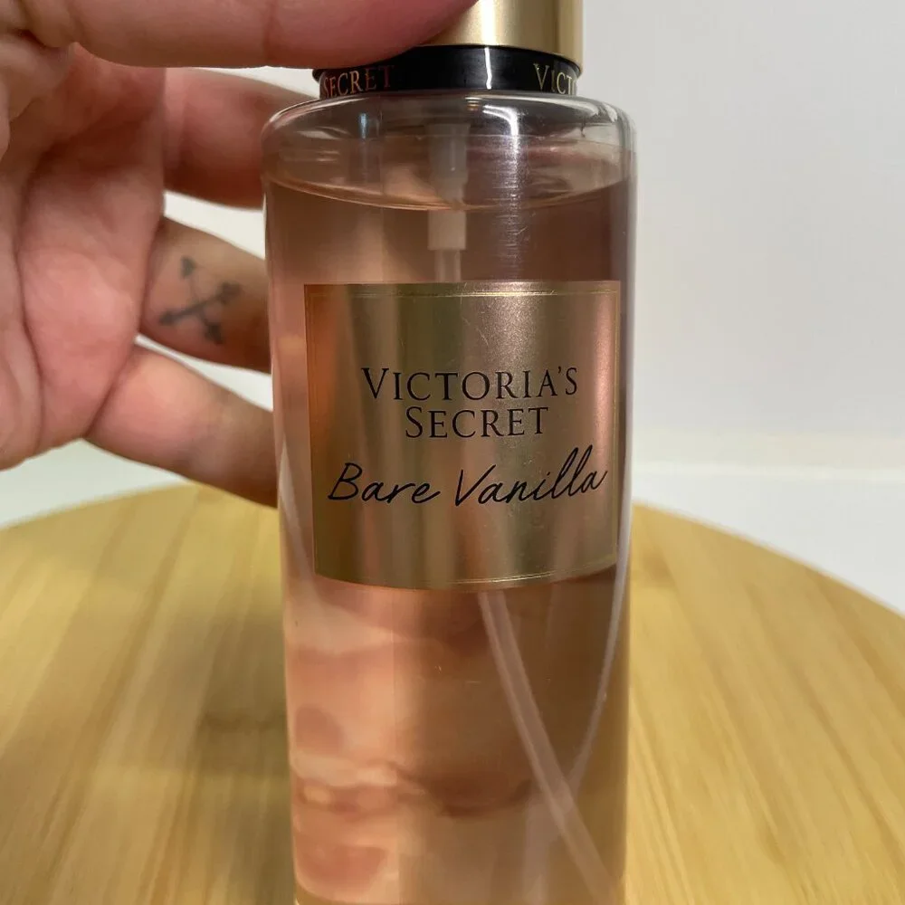 Victorias Secret Bare Vanilla Fine Fragrance Mist 8.4 oz Body Spray Cashmere